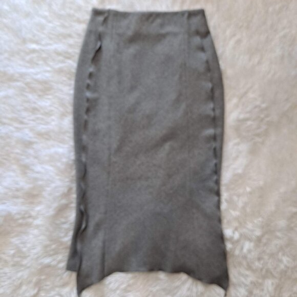 Emanuel Ungaro Size 34  (US 2) Gray Wool Ruffled Midi Skirt EUC - Picture 2 of 13